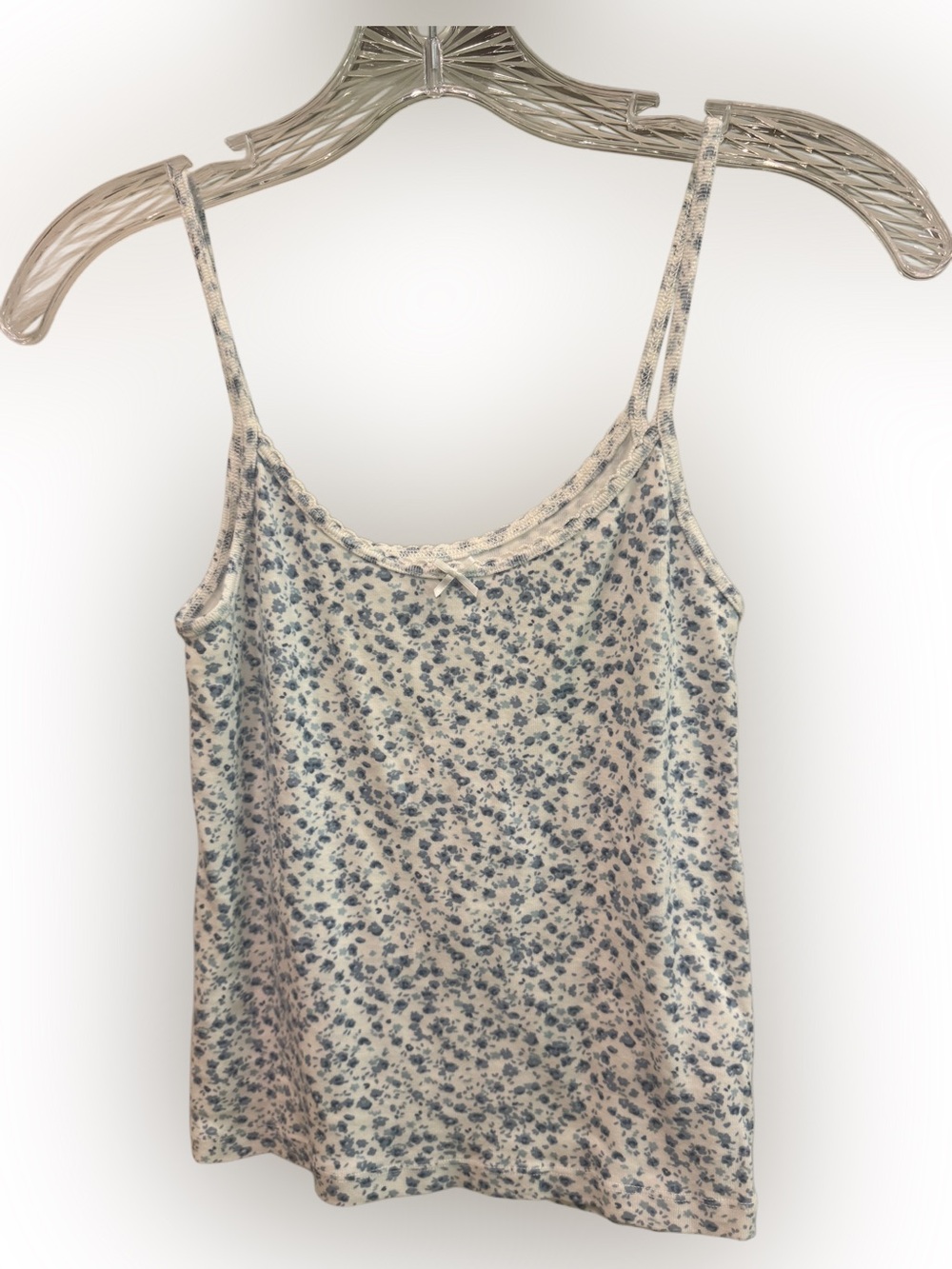 Brandy Melville Blue and White Ditsy Floral Tank and Shorts Set - Picture 4 of 9